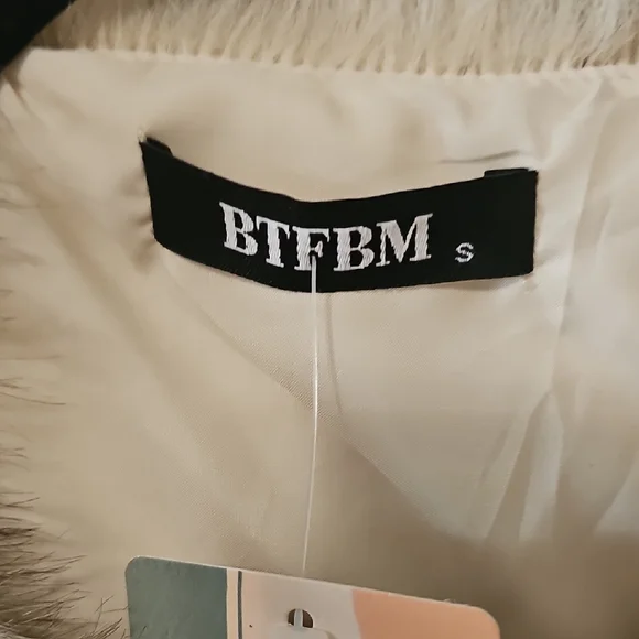 Women's Faux Fur Vest - Cream - Picture 2 of 5